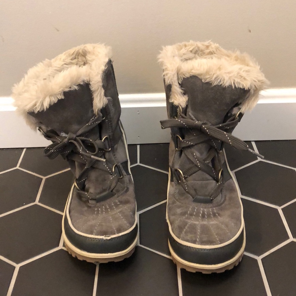 SOREL snow/rain boots with faux fur top
